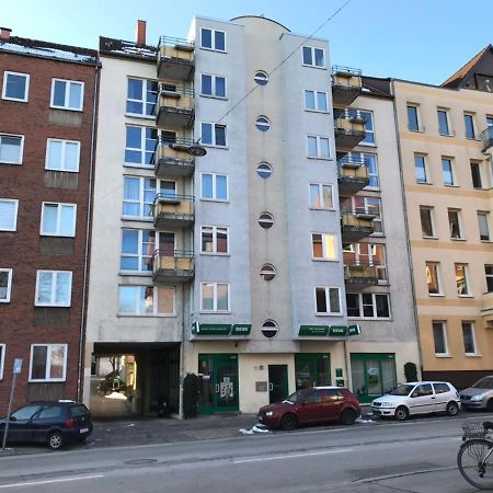 Stadtwohnung Im Zentrum Mit 24-7 Self Check-In, Wlan & Smart Tv Кил Екстериор снимка